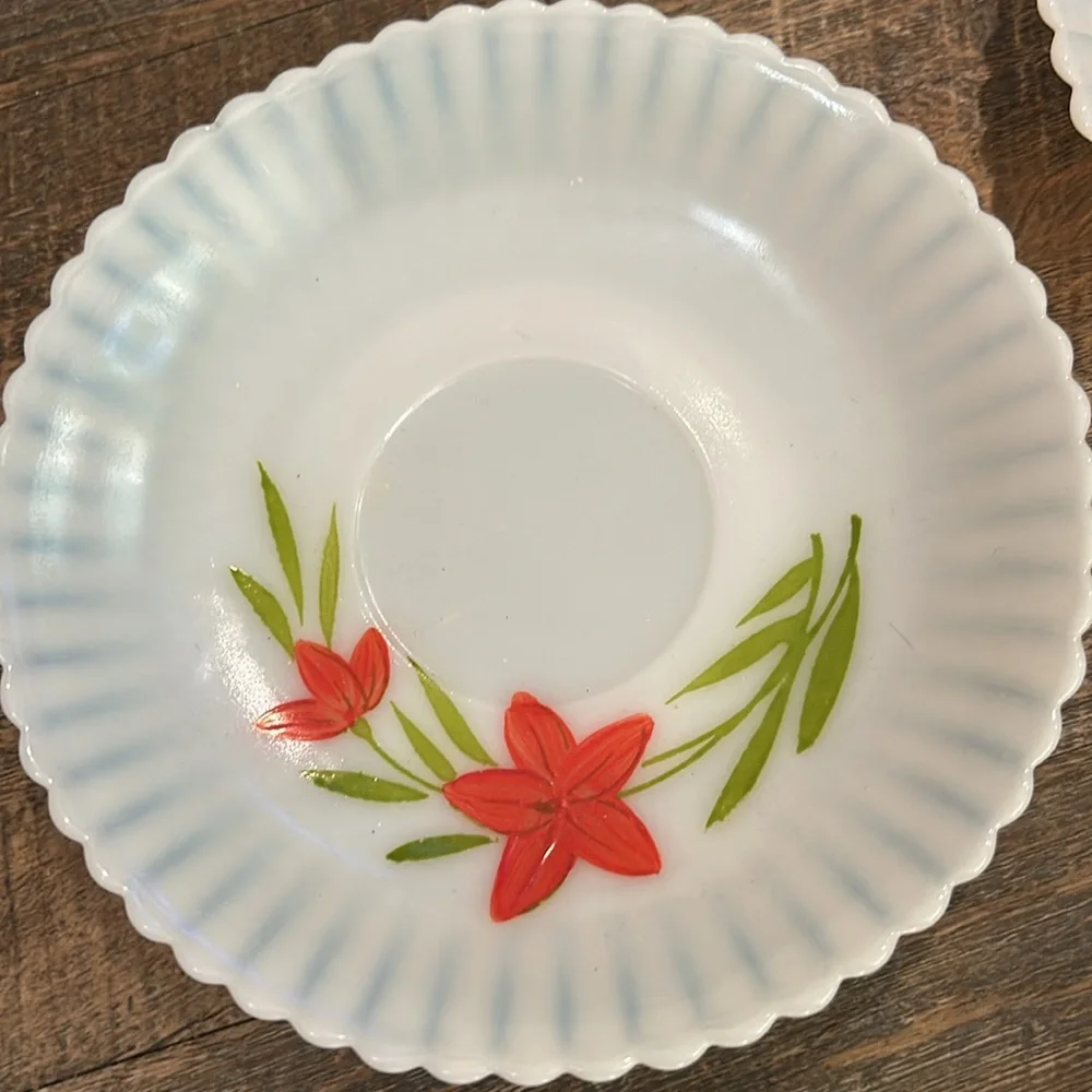 1930's‎ MacBeth-Evans Depression Glass Petalware Florette Cake 2 dessert plates